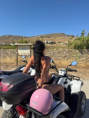 Full leaked Roxanarosuu private onlyfans photo
