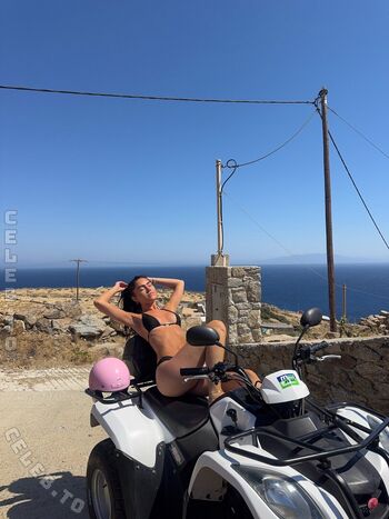 Full leaked Roxanarosuu private onlyfans photo