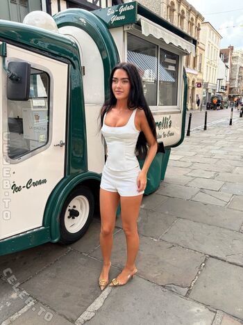 Full leaked Roxanarosuu private onlyfans photo