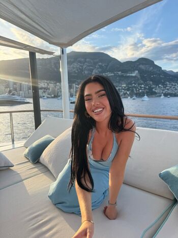 Full leaked Roxanarosuu private onlyfans photo