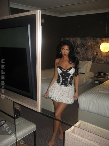 Full leaked Roxanarosuu private onlyfans photo