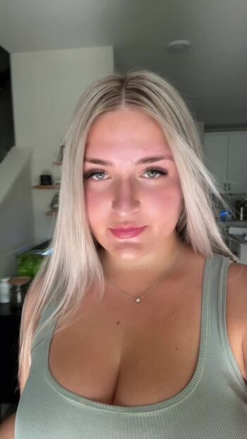 Full leaked Roxie ride private onlyfans photo