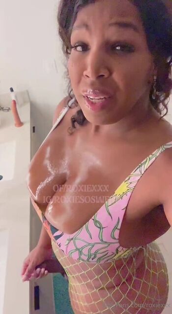 Roxie2Thick