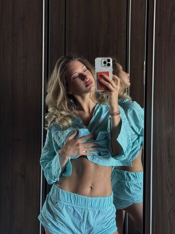 Full leaked Roxolana kushniruk private onlyfans photo