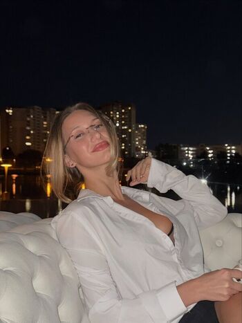 Full leaked Roxolana kushniruk private onlyfans photo