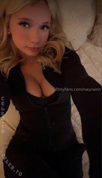 Full leaked Roxyrainn page private onlyfans photo