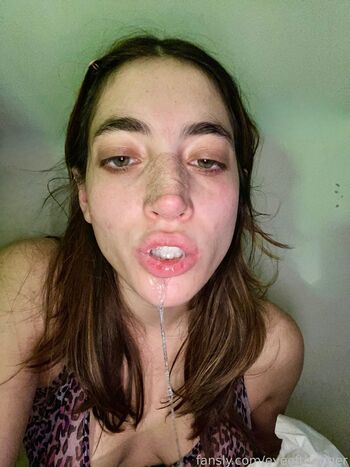 Full leaked Roxyrose private onlyfans photo