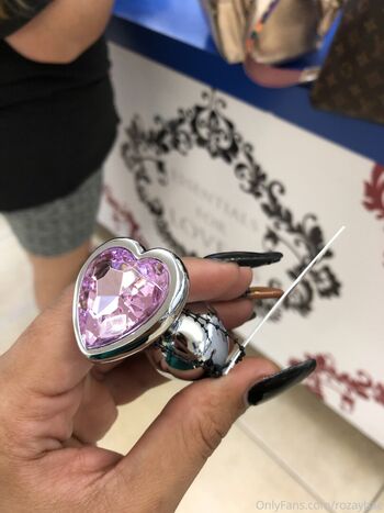 Full leaked Rozaybae private onlyfans photo