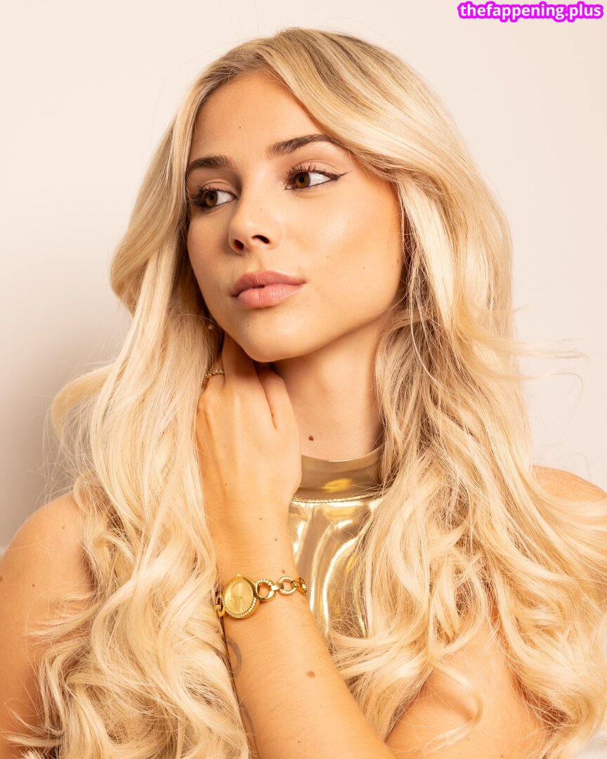 Romane Bertrand / rromane.b Naken OnlyFans Foto #1