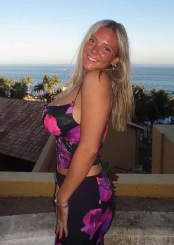 Full leaked Rubynevins private onlyfans photo