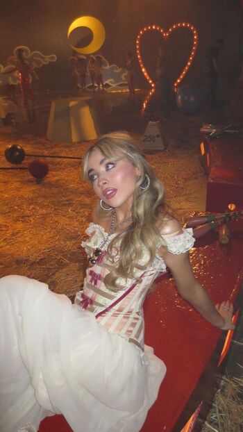 Full leaked Sabrina carpenter page private onlyfans photo