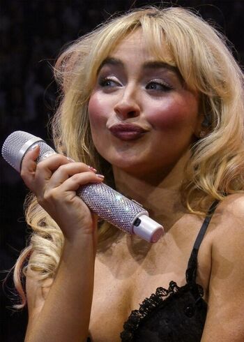 Full leaked Sabrina carpenter page private onlyfans photo