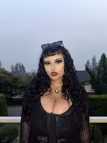 Full leaked Sadesgrave private onlyfans photo