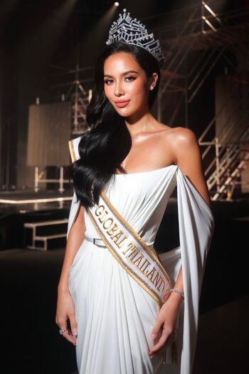 Full leaked Saffron maya snook page private onlyfans photo