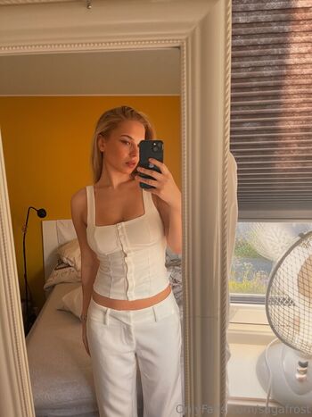 Full leaked Sagafrost private onlyfans photo