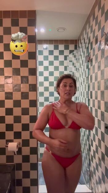 Saira Khan