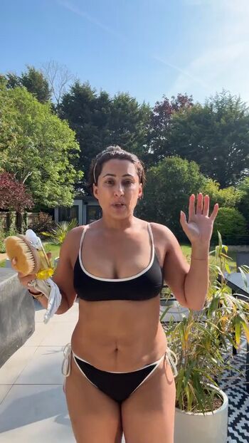 Saira Khan