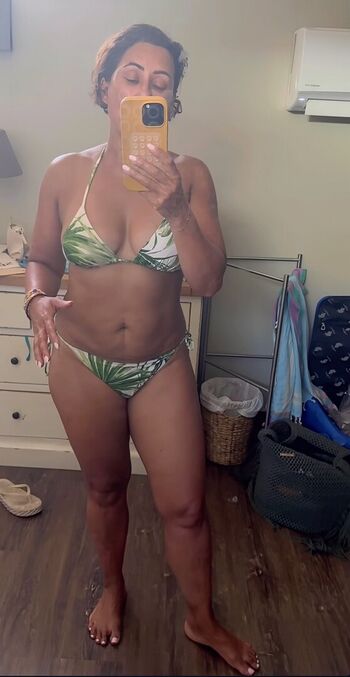 Full leaked Saira khan page private onlyfans photo