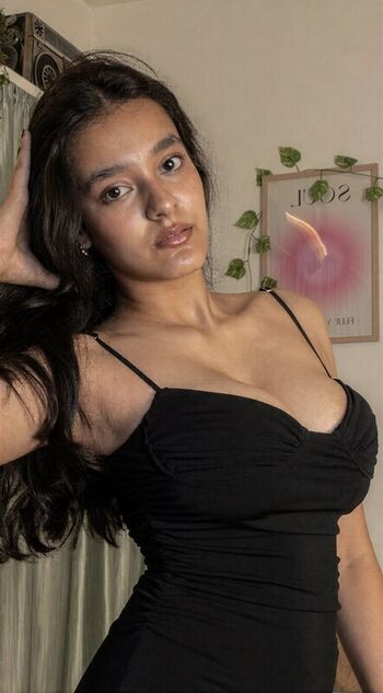 Full leaked Sakshi pandey page private onlyfans photo