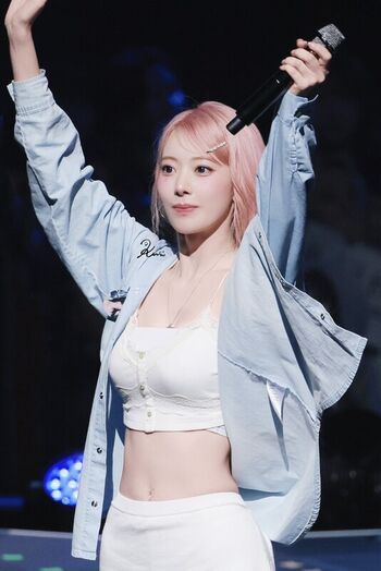 Sakura Miyawaki 宮脇 咲良