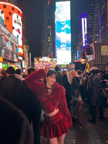 Sakura Miyawaki 宮脇 咲良