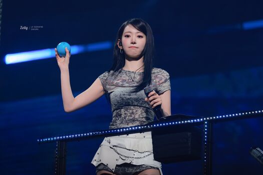 Sakura Miyawaki 宮脇 咲良