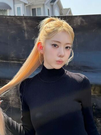 Sakura Miyawaki 宮脇 咲良