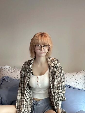 Sakura Miyawaki 宮脇 咲良