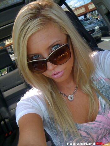 Samantha Saint
