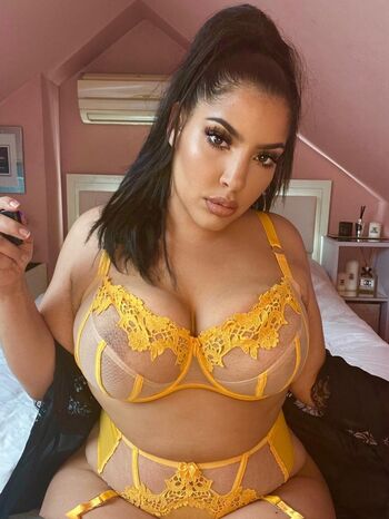 Full leaked Samira private onlyfans photo