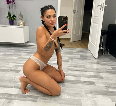 Full leaked Sandra blu private onlyfans photo