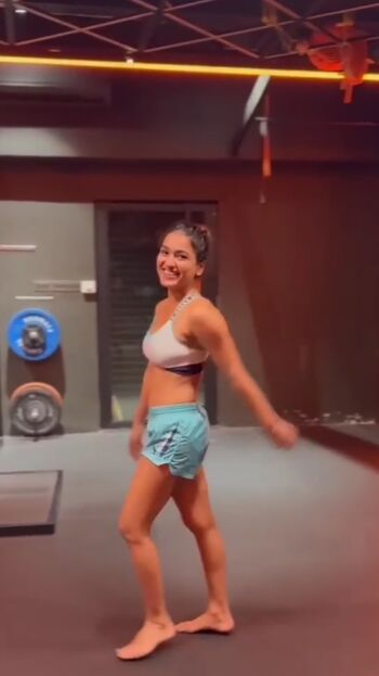 Full leaked Saniya iyyapan private onlyfans photo