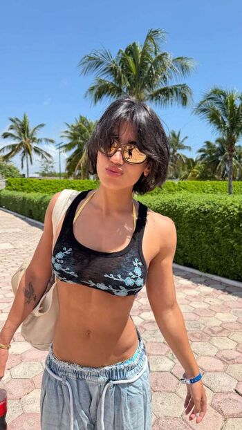 Full leaked Sara saffari private onlyfans photo