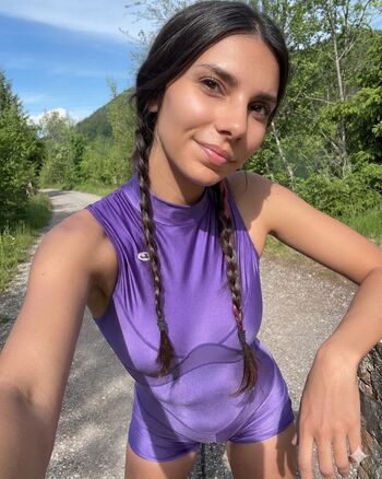 Full leaked Sarawolf private onlyfans photo