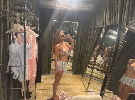 Full leaked Sarabella harris page private onlyfans photo