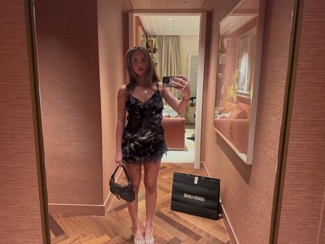 Full leaked Sarabella harris page private onlyfans photo