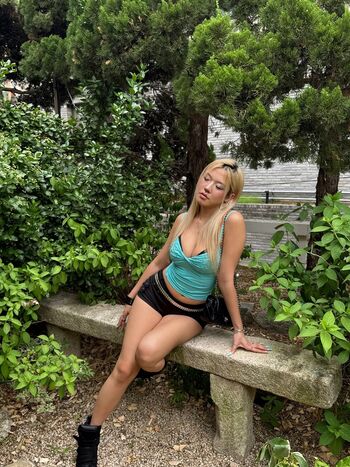 Full leaked Sarachaee private onlyfans photo