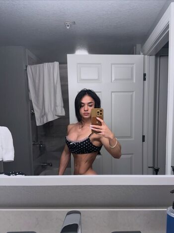 Full leaked Saragabrielepro private onlyfans photo