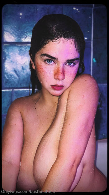 Sarahbustani