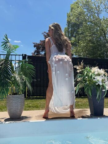 Full leaked Sarah clayton private onlyfans photo