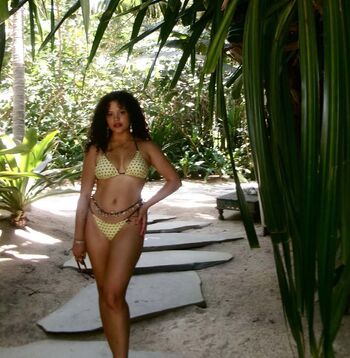 Sarah jeffery leaked photo video viral