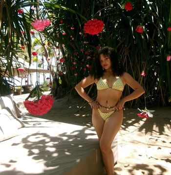 Sarah jeffery leaked photo video viral