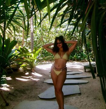 Sarah jeffery leaked photo video viral