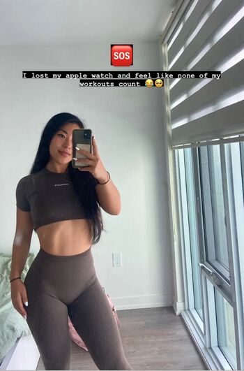 Full leaked Saramoonie private onlyfans photo