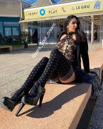 Full leaked Sarayourdream private onlyfans photo