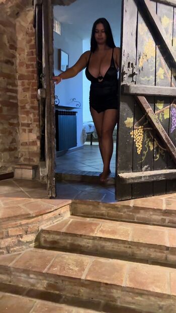 Full leaked Sarettinablue page private onlyfans photo