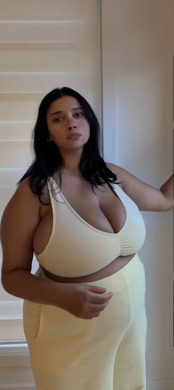Full leaked Sarrihunn private onlyfans photo