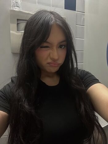 saucyysuzzy
