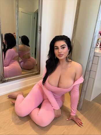 Full leaked Savala tee page private onlyfans photo