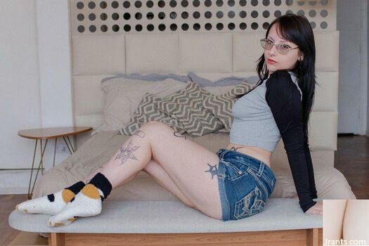 Full leaked Scaringthehoez page private onlyfans photo